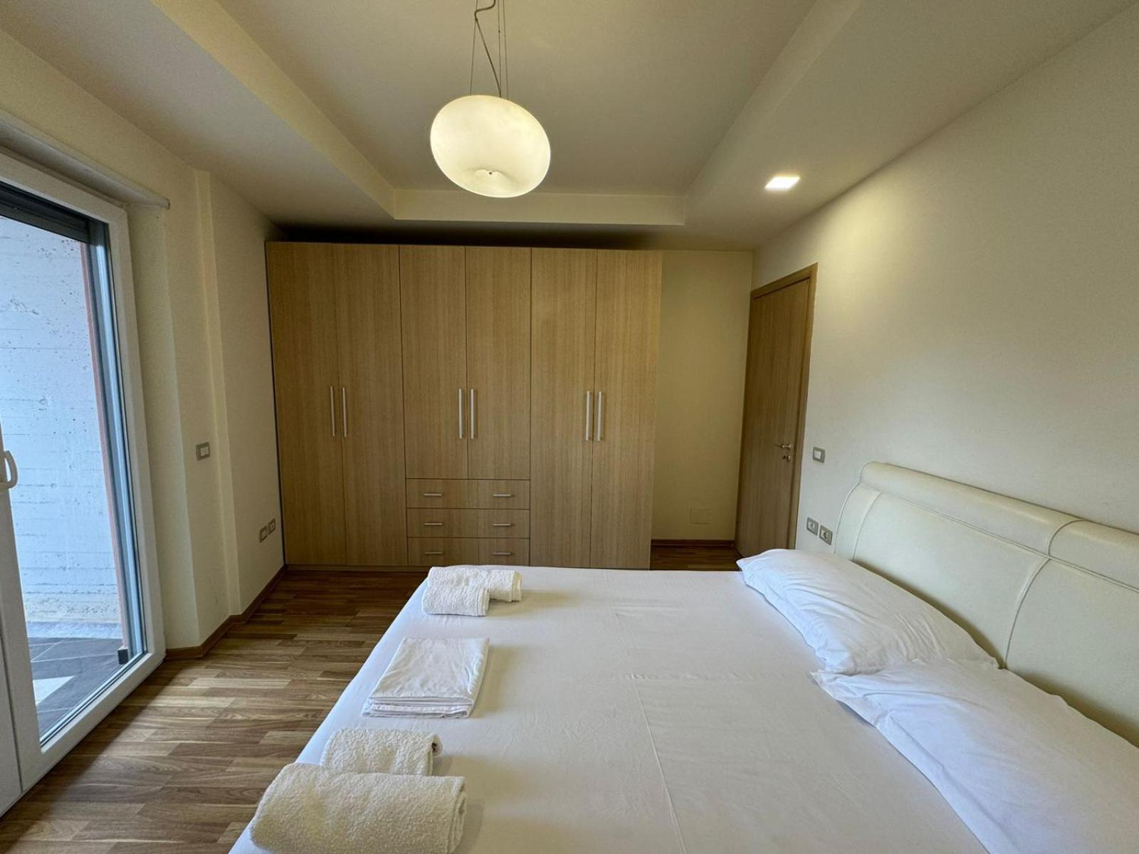 Diem Apartment Near Pazari I Ri Тирана Экстерьер фото
