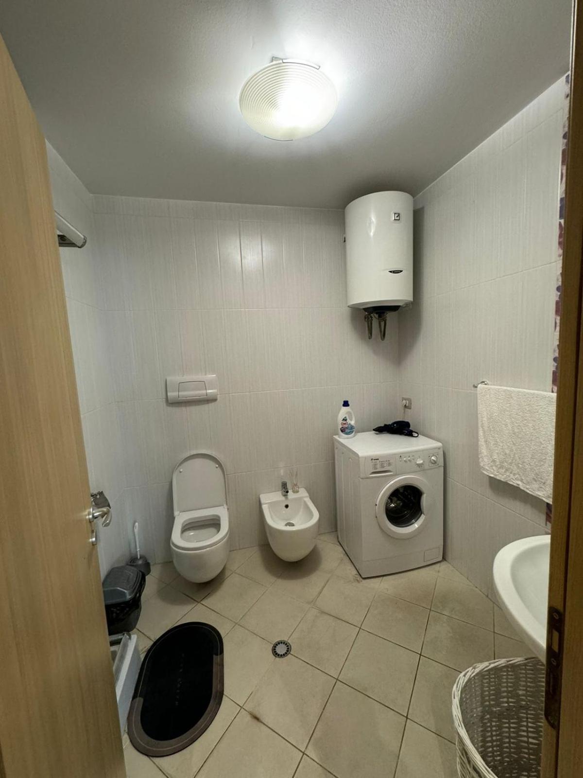 Diem Apartment Near Pazari I Ri Тирана Экстерьер фото