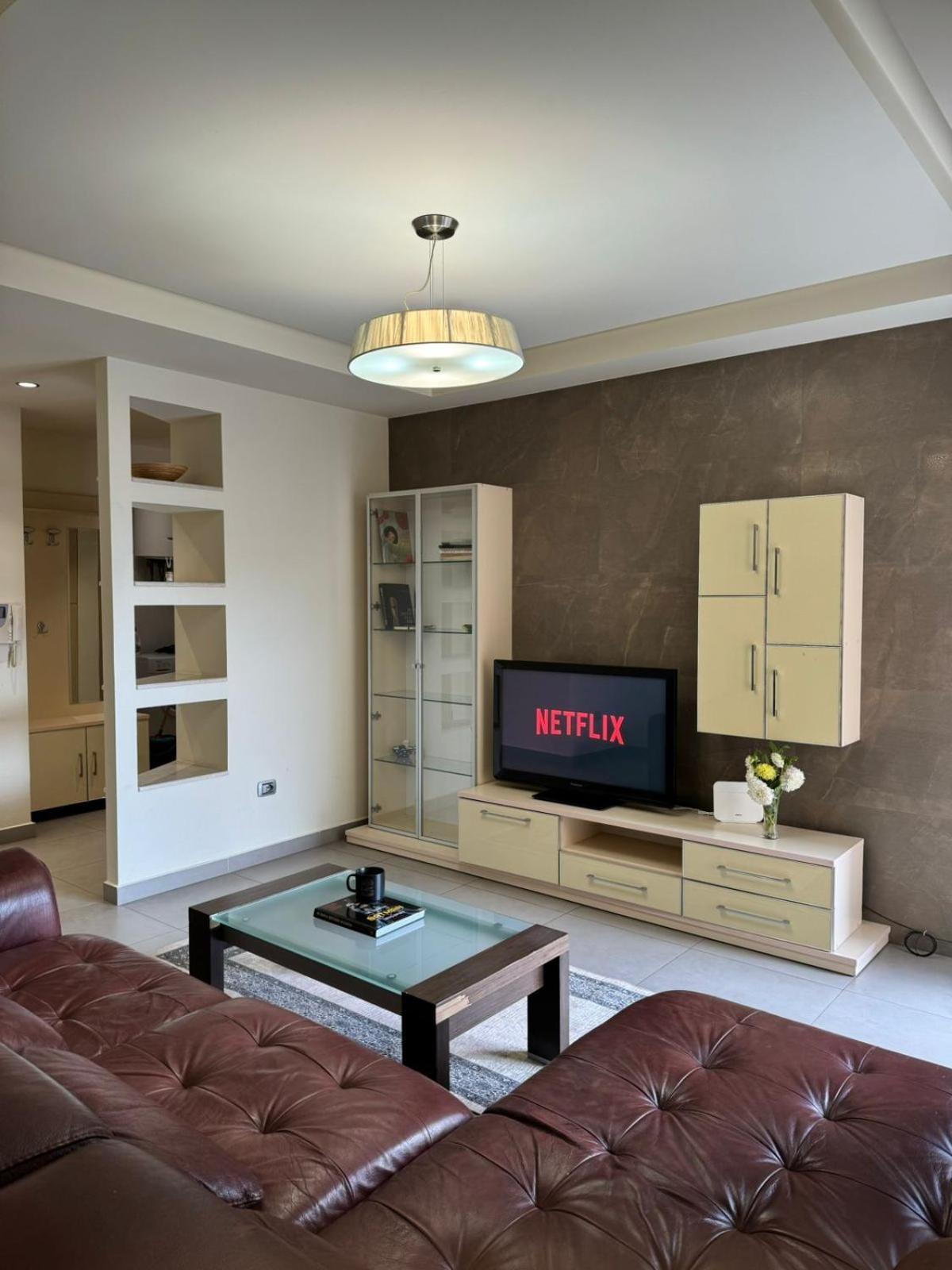Diem Apartment Near Pazari I Ri Тирана Экстерьер фото