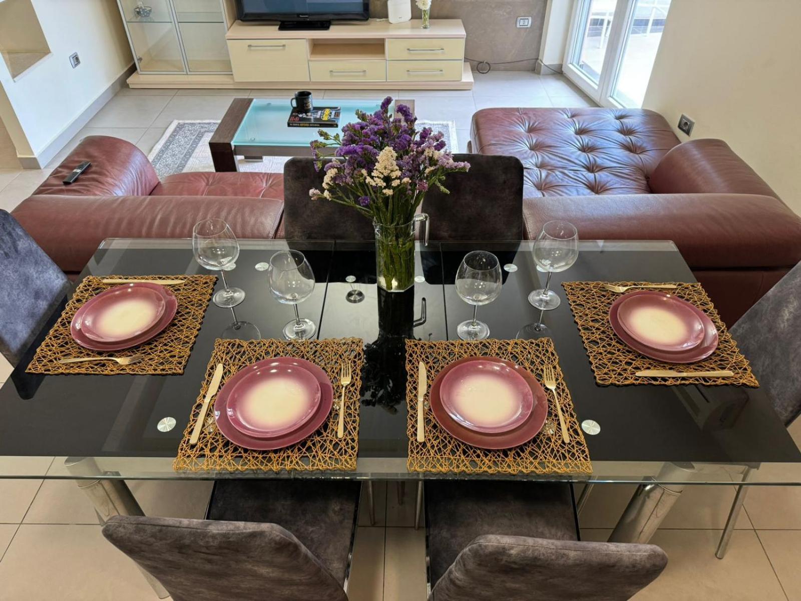Diem Apartment Near Pazari I Ri Тирана Экстерьер фото