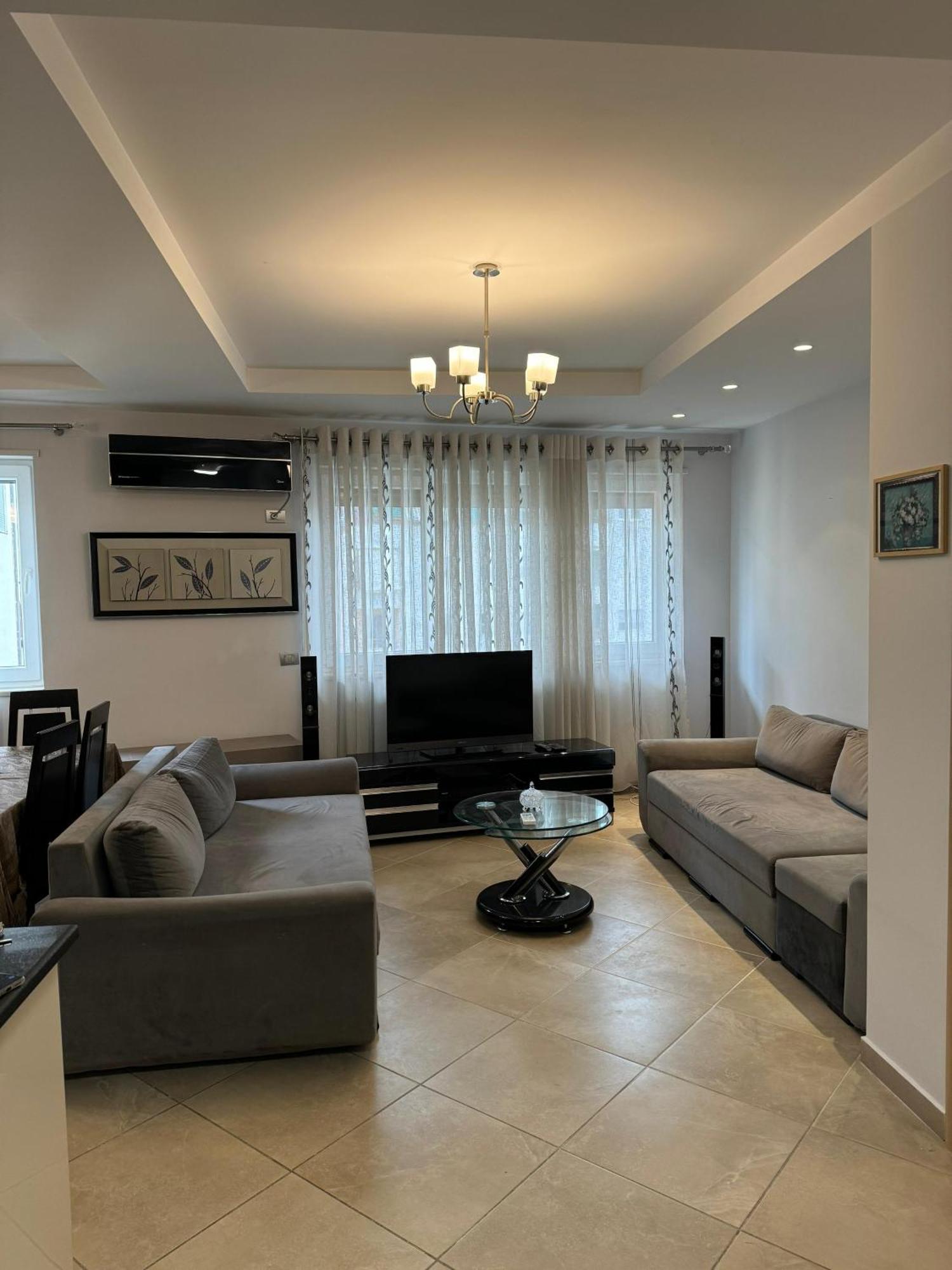 Diem Apartment Near Pazari I Ri Тирана Экстерьер фото